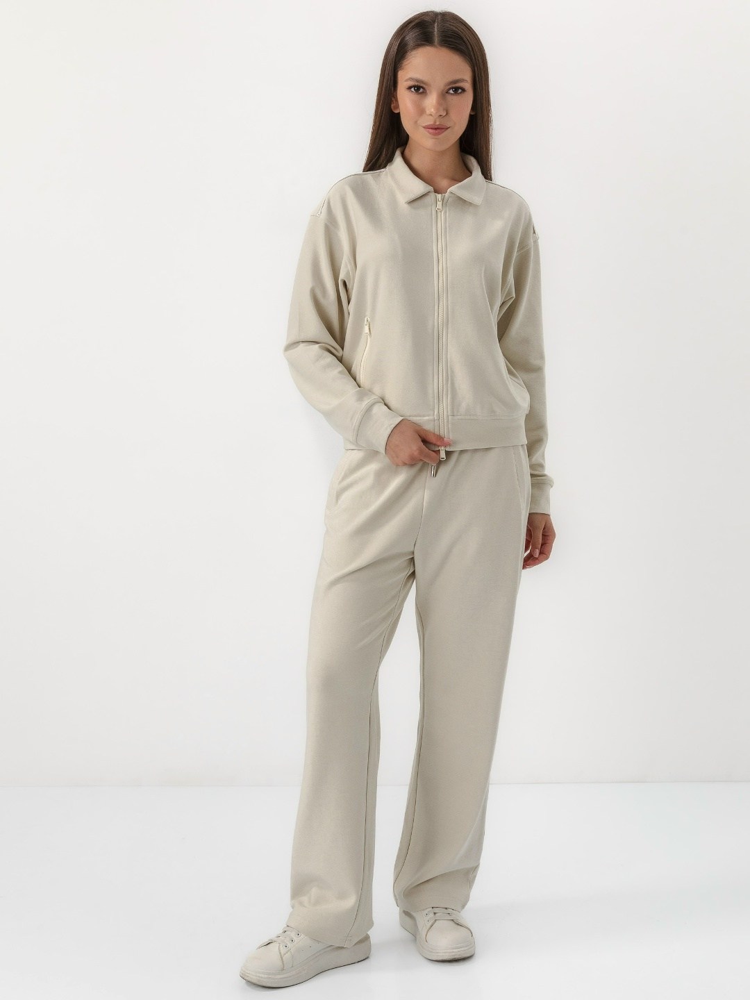 трикотажные костюмы,брюки трикотажные,костюм спортивный,бежевые брюки,костюм с брюками