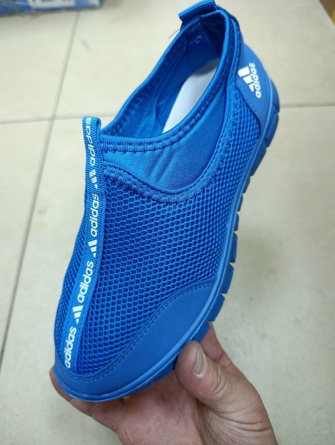 коралловые тапки адидас,кроссовки адидас без шнурков мужские,кроссовки, спортивная, для плавания