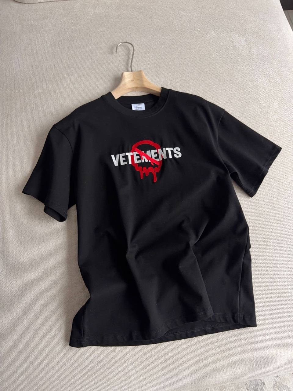 футболка vetements,футболка с логотипом vetements,vetements логотип,хлопковая футболка vetements,the vetements t shirt