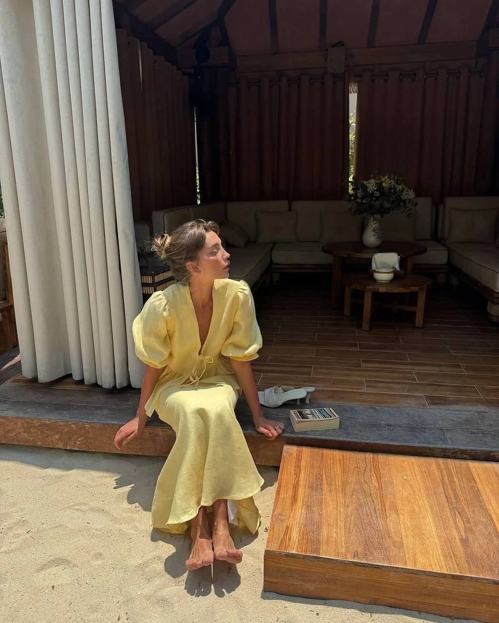 костюм летний с юбкой,элегантные наряды,женский летний костюм с юбкой,стильные наряды,летний костюм с юбкой и топом