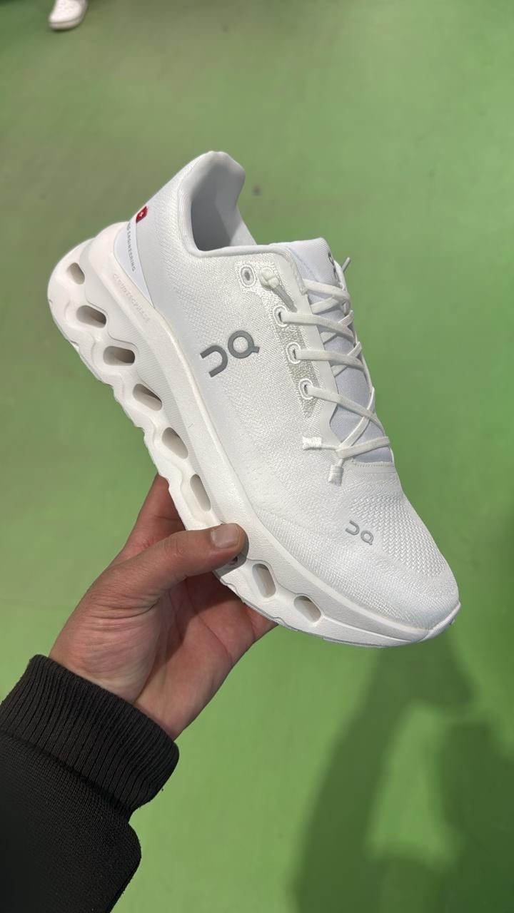 кроссовки,спортивная ,кроссовки on,кроссовки cloudrunner 2 waterproof on черный,кроссовки cпортивные