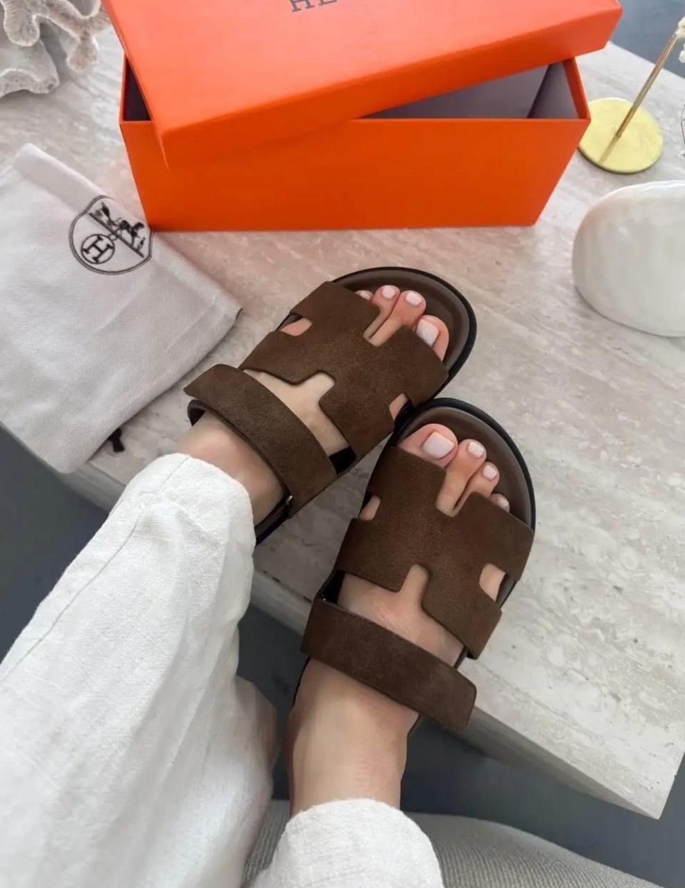 шлепанцы hermes,сандалии hermes,сандалии женские hermes,шлепки эрмес коричневые,