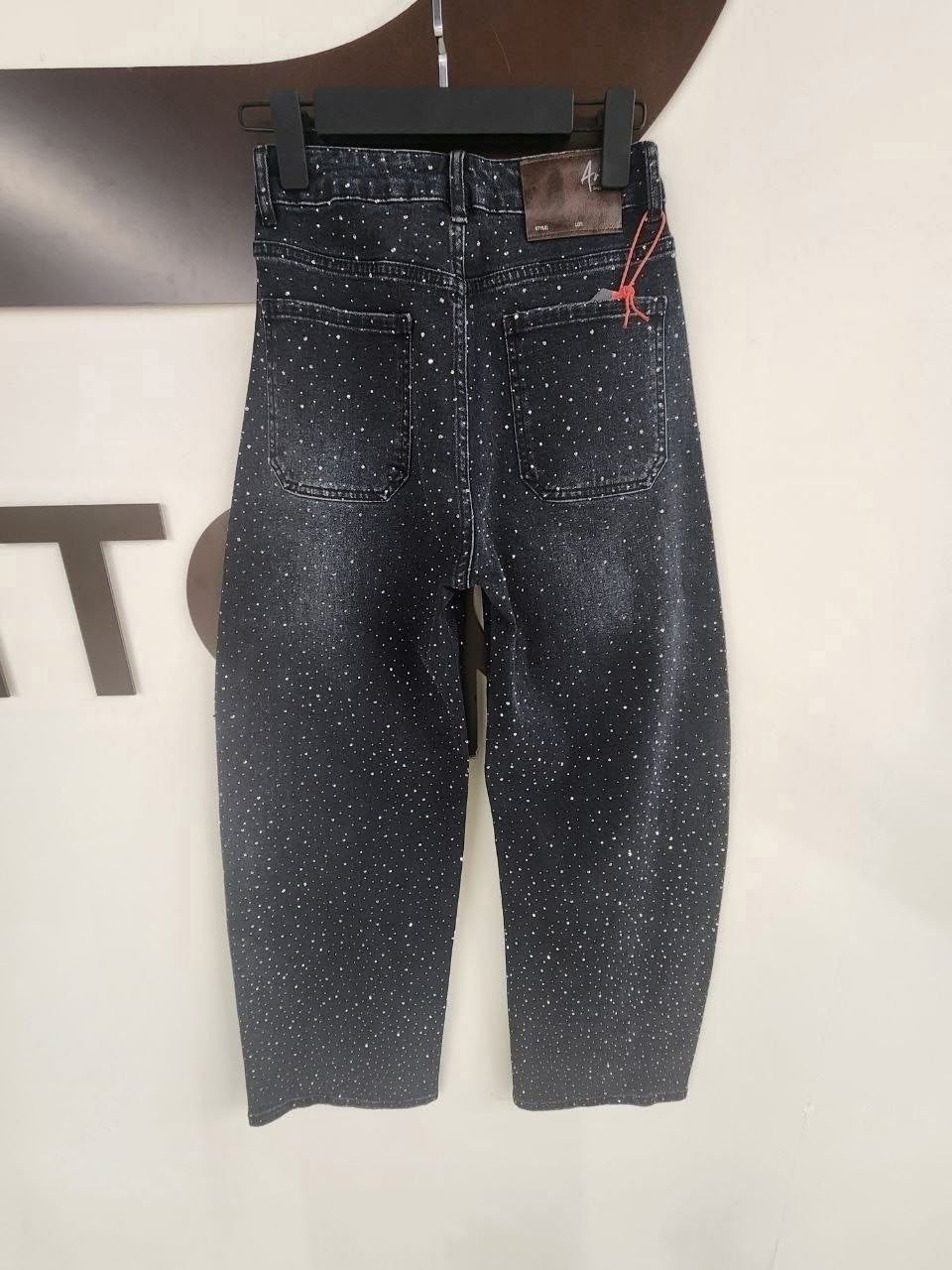 джинсы со стразами,джинсы женские,широкие джинсы,джинсы chanel,женские джинсы со стразами