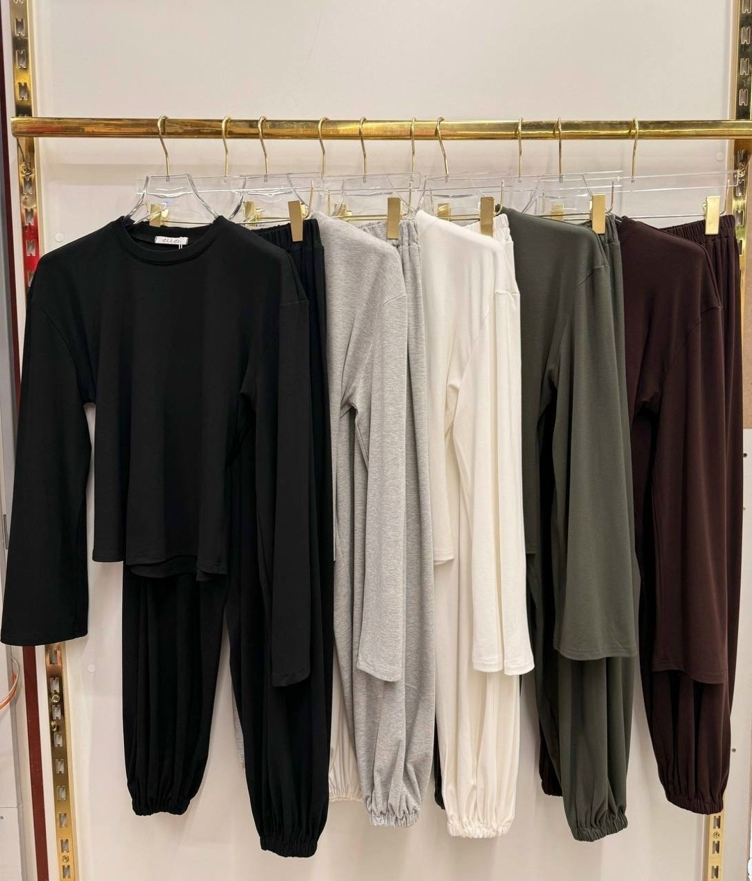 трикотажные костюмы,широкие брюки,стильные наряды