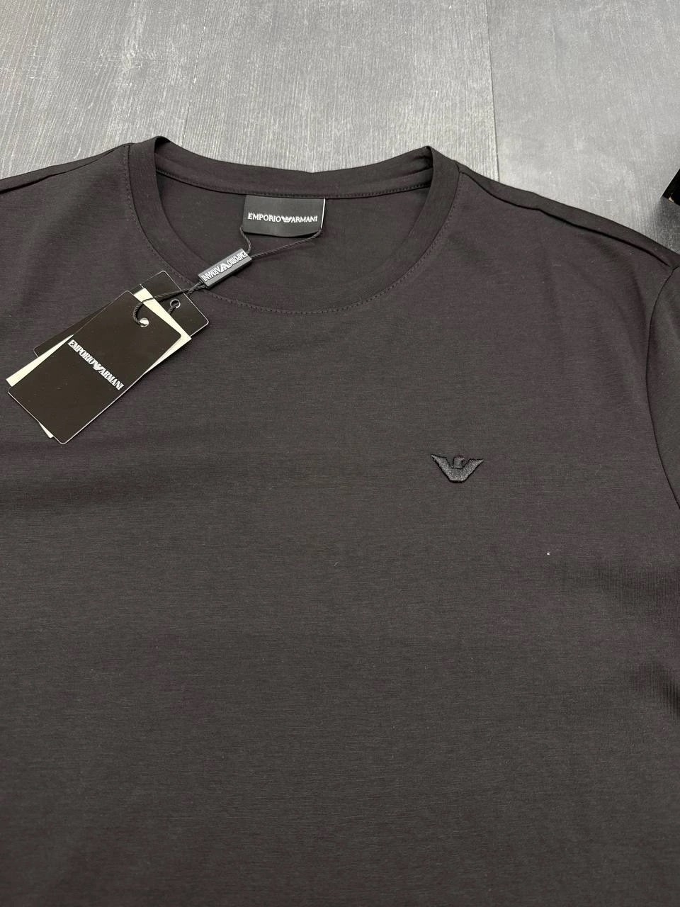 мужская футболка,мужская черная футболка,мужские футболки emporio armani,футболки для мужчин,футболка