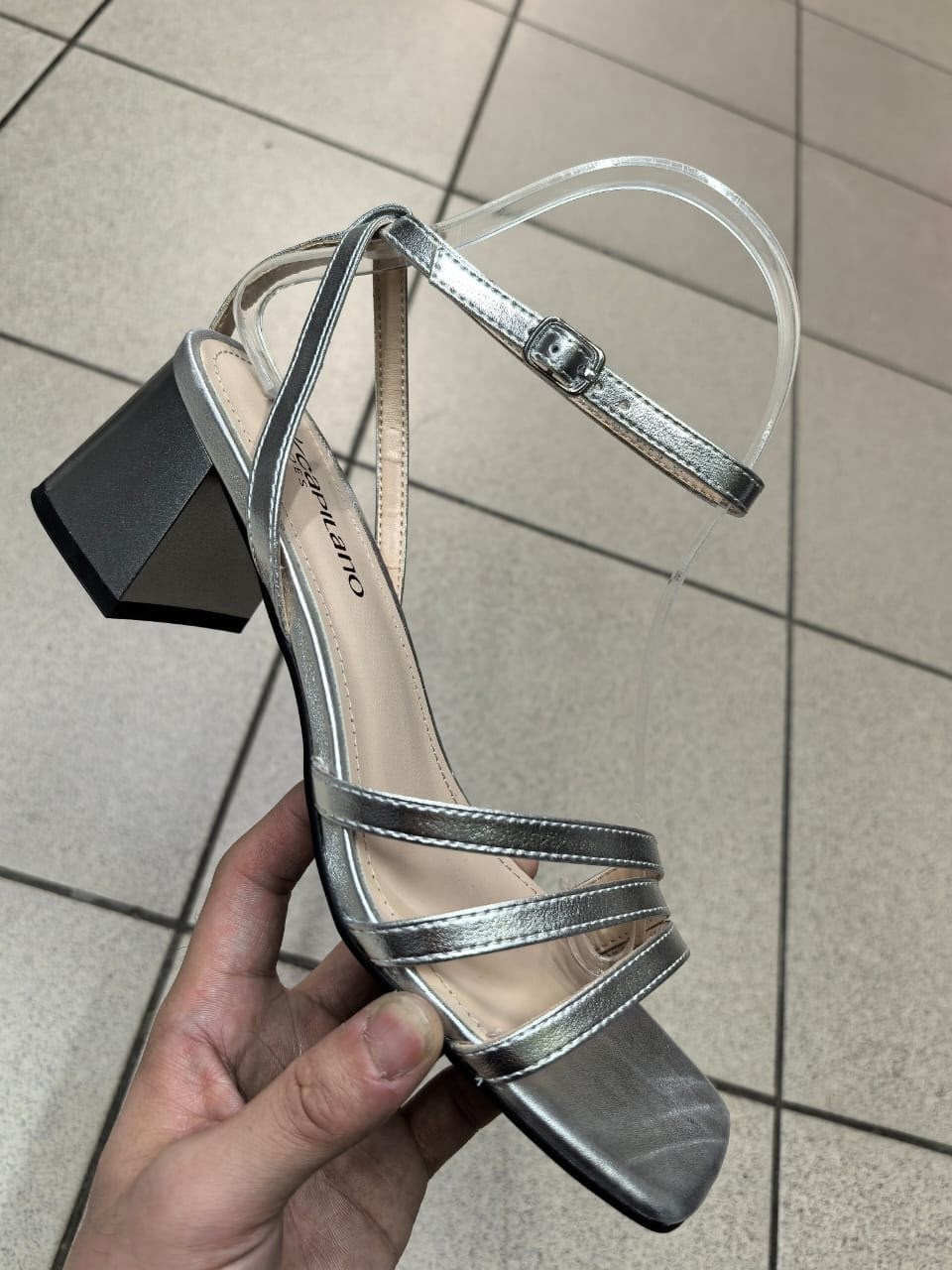 ,красивые босоножки,босоножки серебристые,элегантные босоножки,босоножки на каблуках