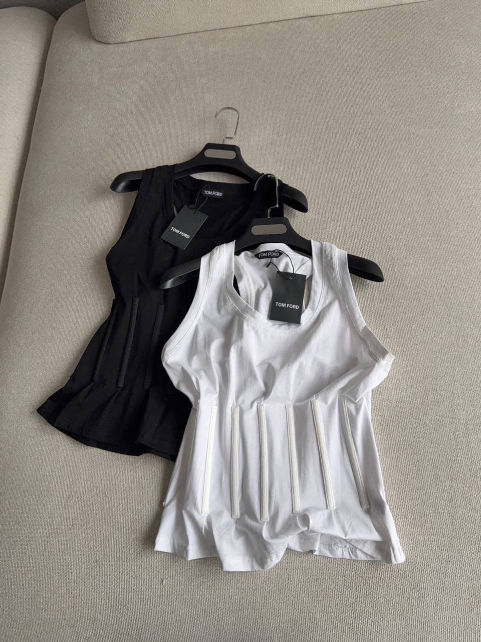 черное платье плиссе,платье,платье сарафан,фасон платьев,платье стильное