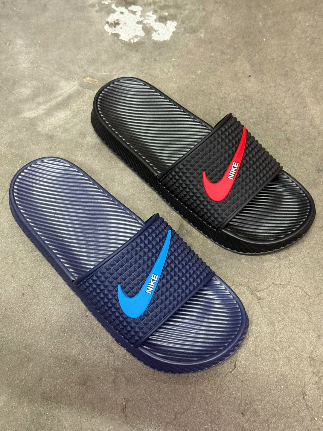 мужские шлепки,шлепанцы мужские,шлепки nike benassi jdi мужские,nike benassi jdi black challenge red,сланцы nike solarsoft slide