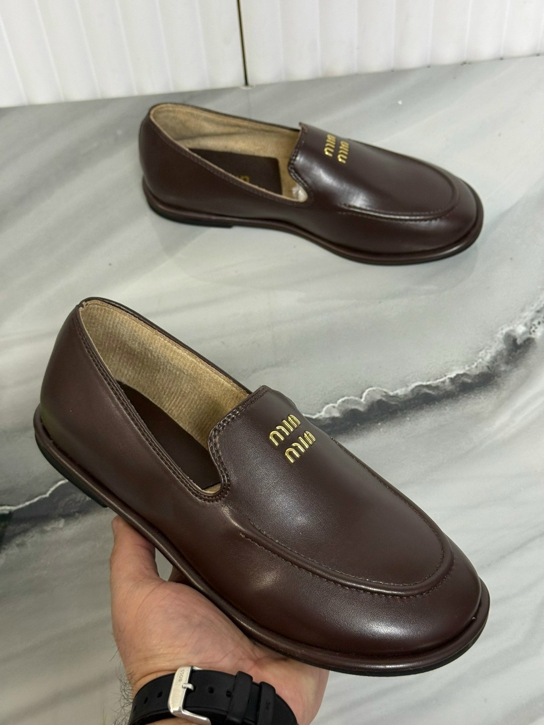 женские кожаные лоферы miu miu коричневые,женские кожаные лоферы miu miu коричневые lm-22527,,лоферы miu miu,prada лоферы