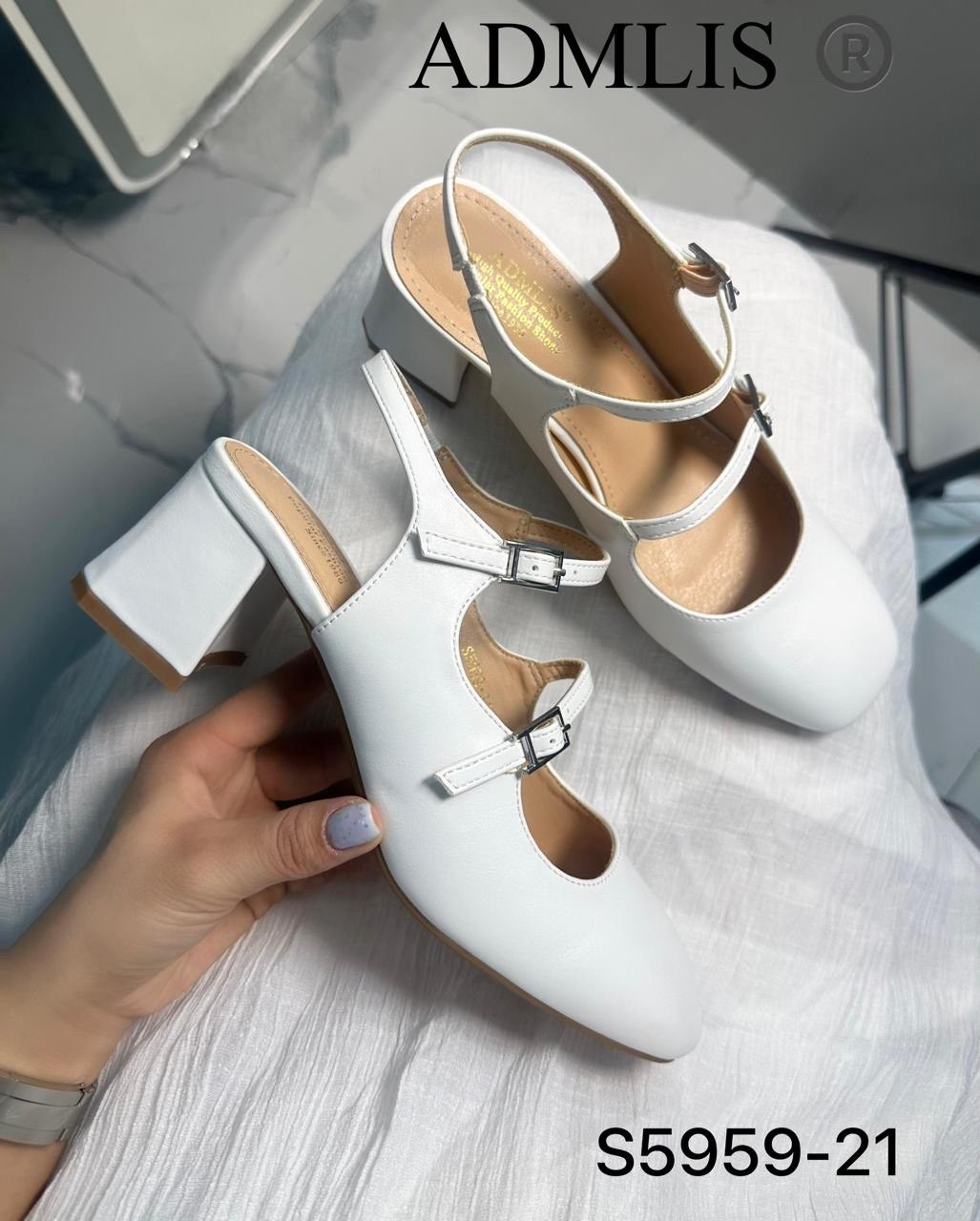 ,туфли женские на каблуках,босоножки на каблуках,белые босоножки на низком каблуке,женские босоножки