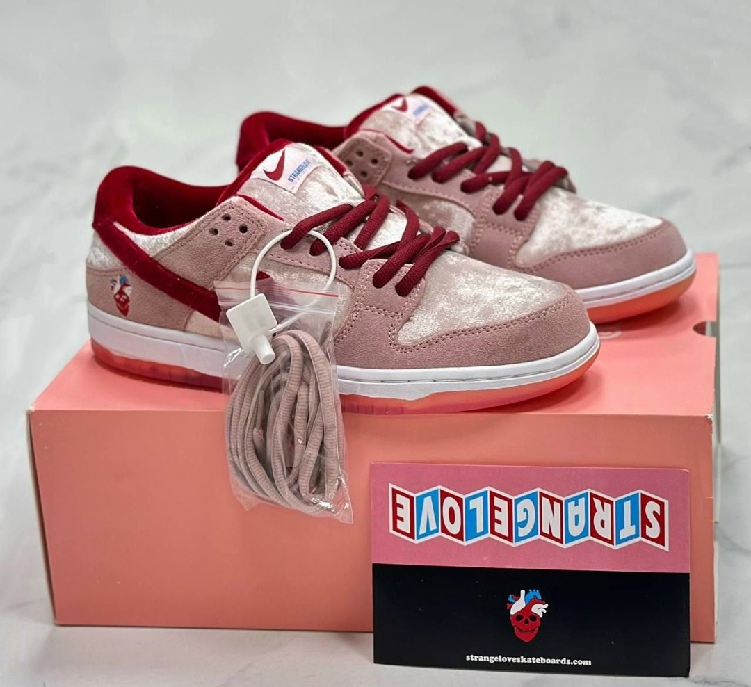 nike sb dunk low strangelove,кроссовки nike sb dunk low strangelove,кроссовки nike sb dunk low,nike dunk low sb,nike dunk valentines day 2026