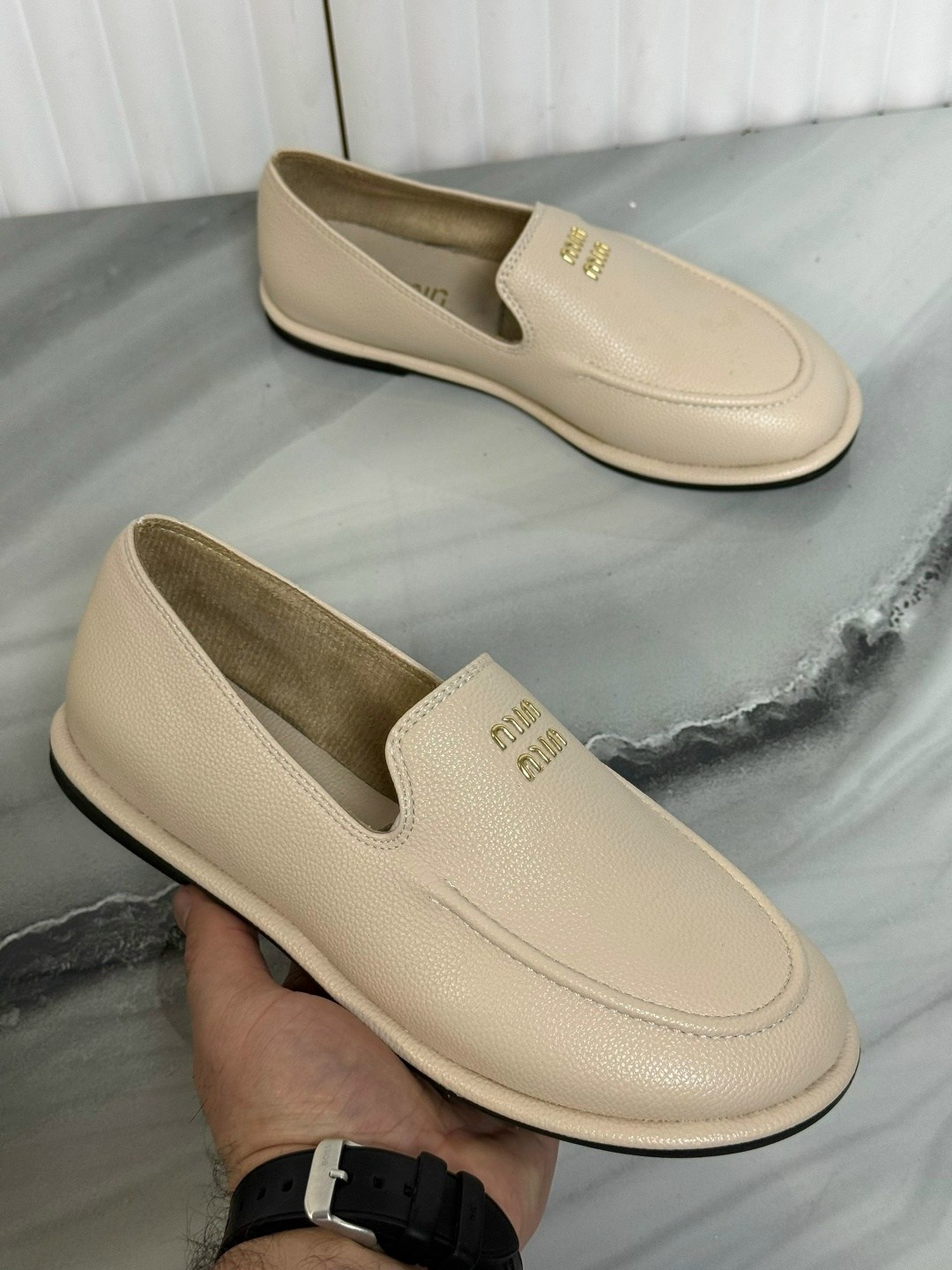 женские кожаные лоферы miu miu коричневые,женские кожаные лоферы miu miu коричневые lm-22527,,лоферы miu miu,prada лоферы