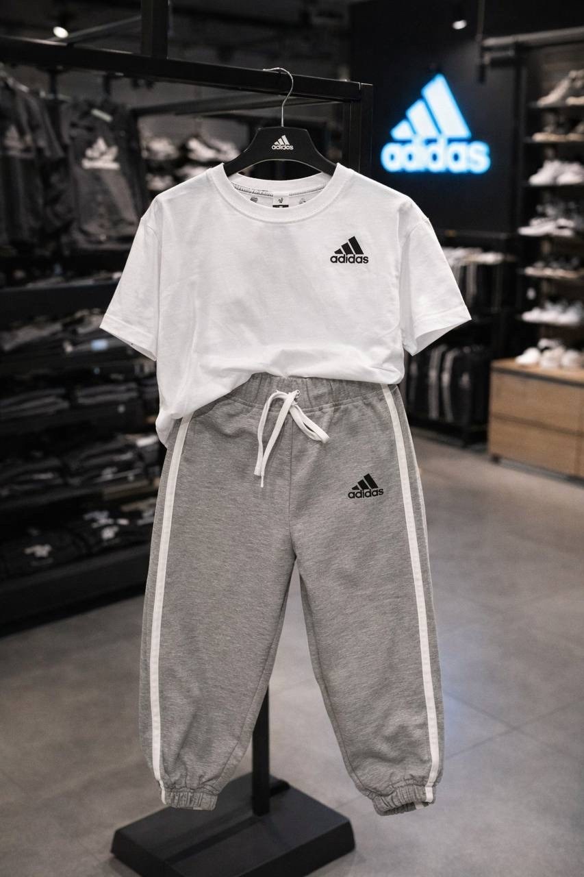 adidas essential,костюмы спортивный adidas,для мальчиков adidas,в спортивном костюме,спортивные костюмы адидас
