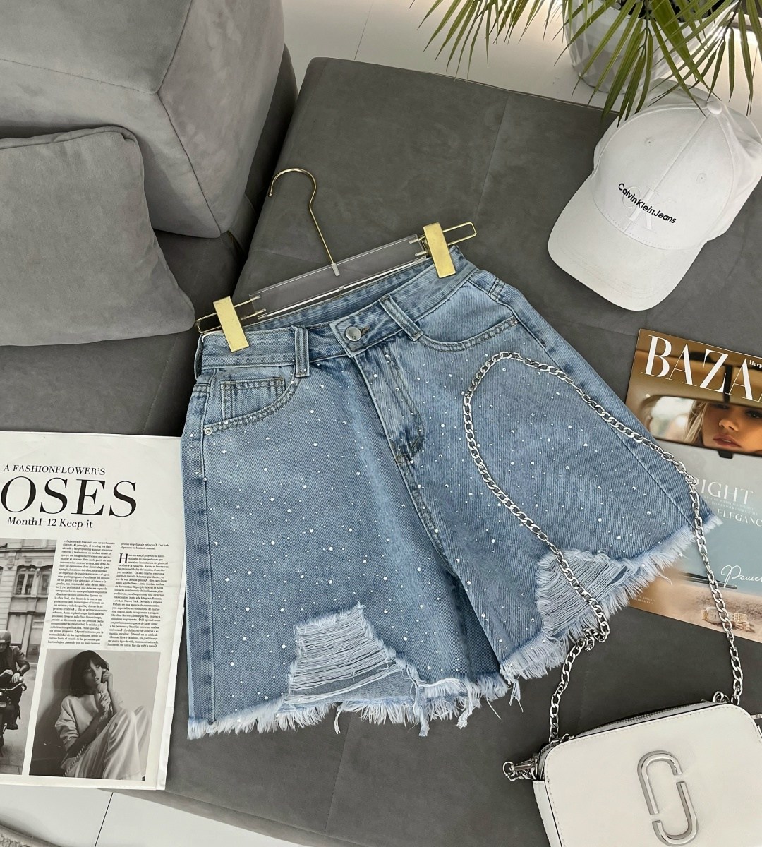 джинсовые шорты,женские джинсовые шорты,джинсовые шорты со стразами,шорты женские,шорты со стразами