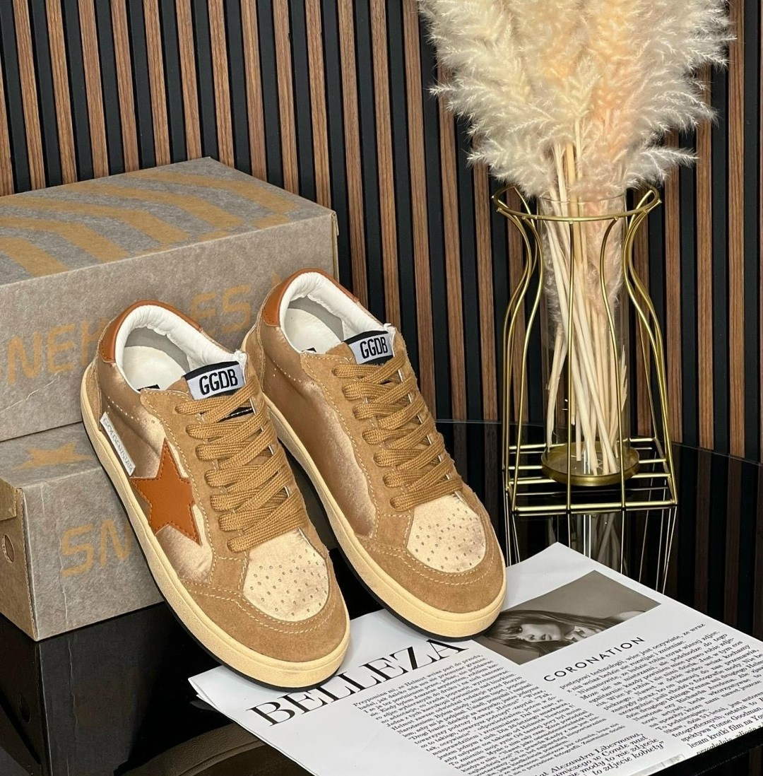 ,кеды golden goose,кроссовки golden goose,замшевые низкие кеды ballstar с аппликацией в виде звезд golden goose черный,golden goose кеды hi star на платформе черный