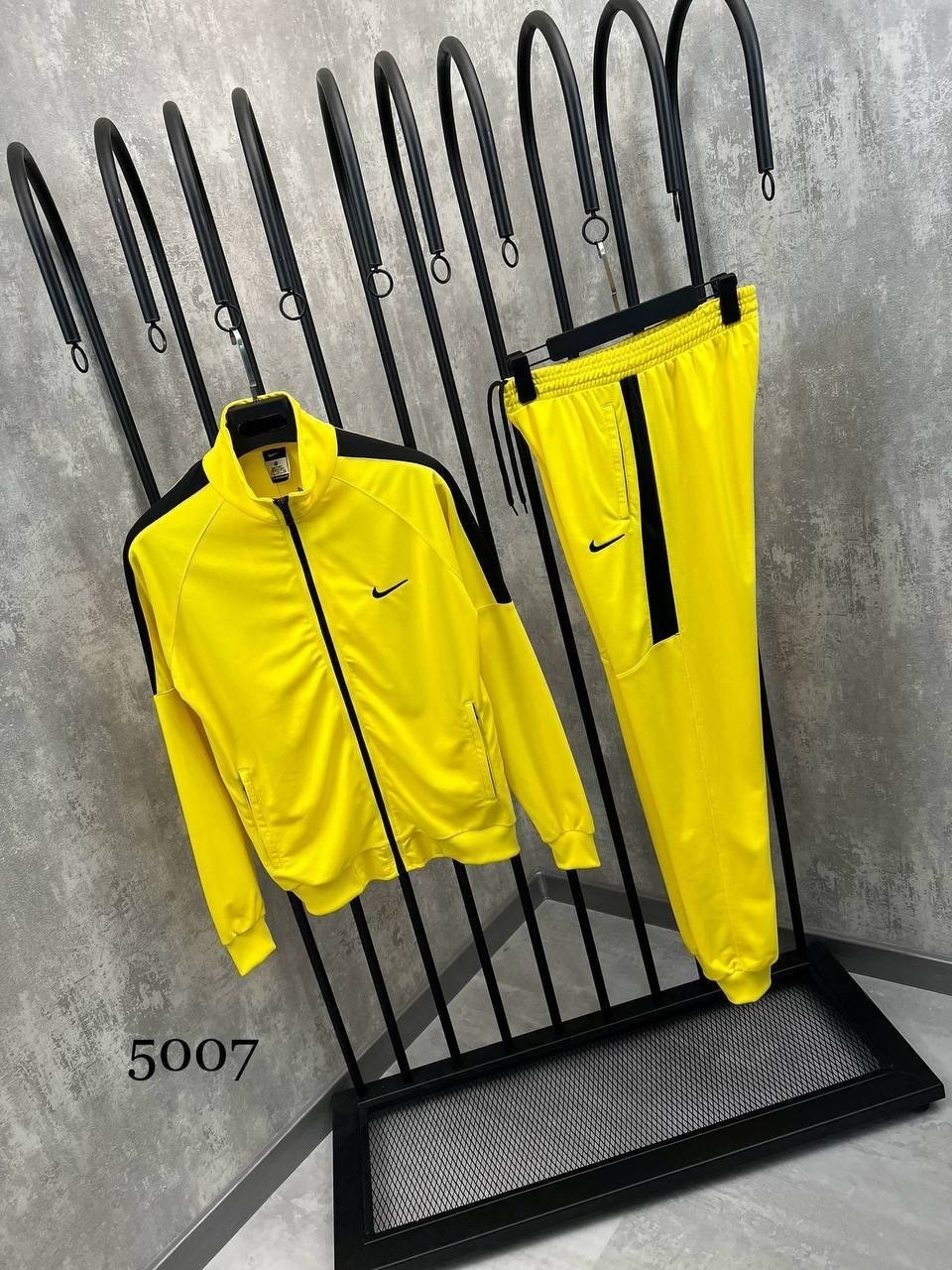 спортивные костюмы nike,спортивные костюмы мужские,мужской спортивный костюм nike,костюм nike,спортивный костюм nike черный