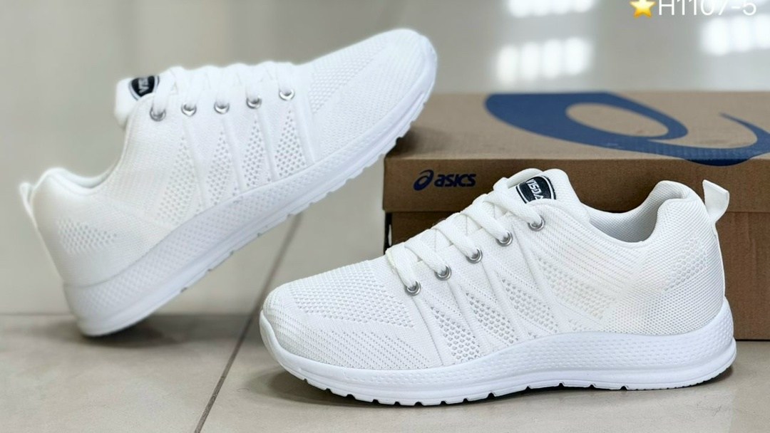 женские кроссовки,белые женские кроссовки,кроссовки,кроссовки для женщин,спортивная