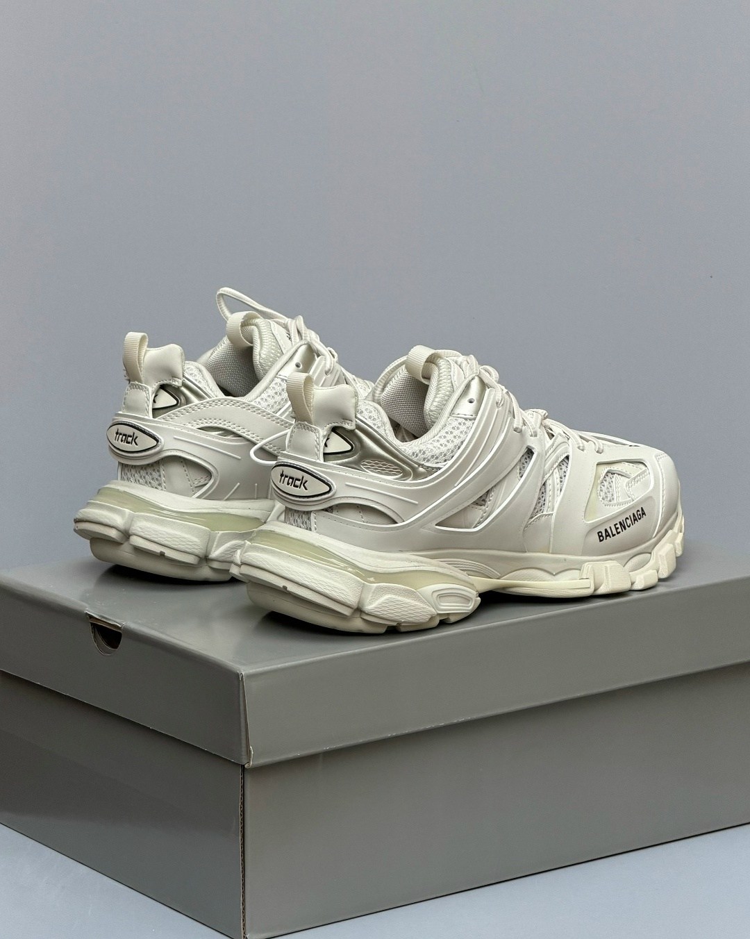 кроссовки женские balenciaga,кроссовки balenciaga,кроссовки balenciaga track 1. 0 men бежевый,кроссовки balenciaga track,кроссовки баленсиага track 1