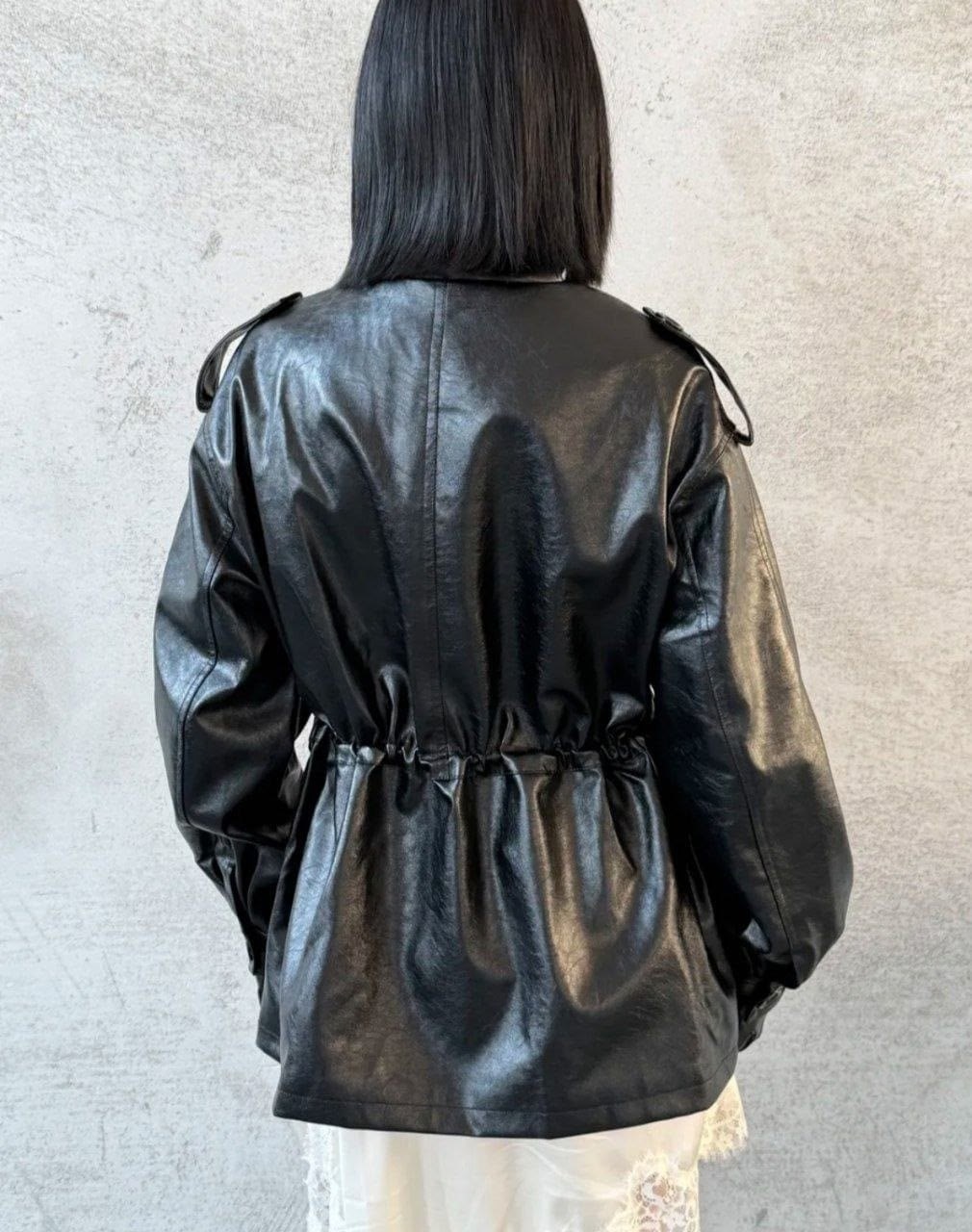 атласная юбка,кожаная куртка,стиль одежды,коричневая юбка