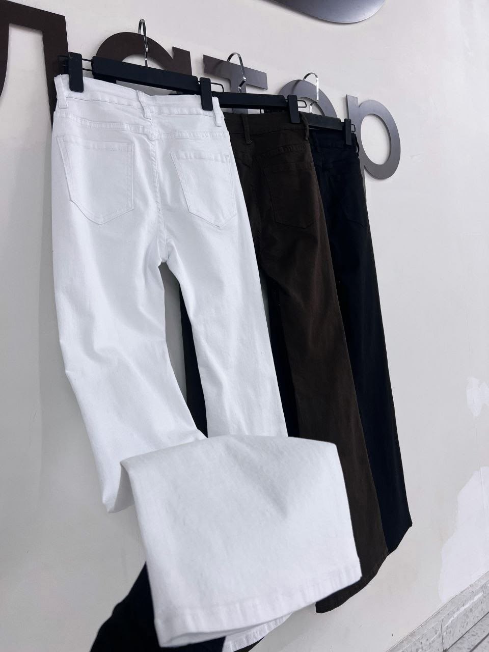 брюки со стразами,прозрачные блестящие брюки,блестящие брюки,брюки клеш,расклешенные брюки