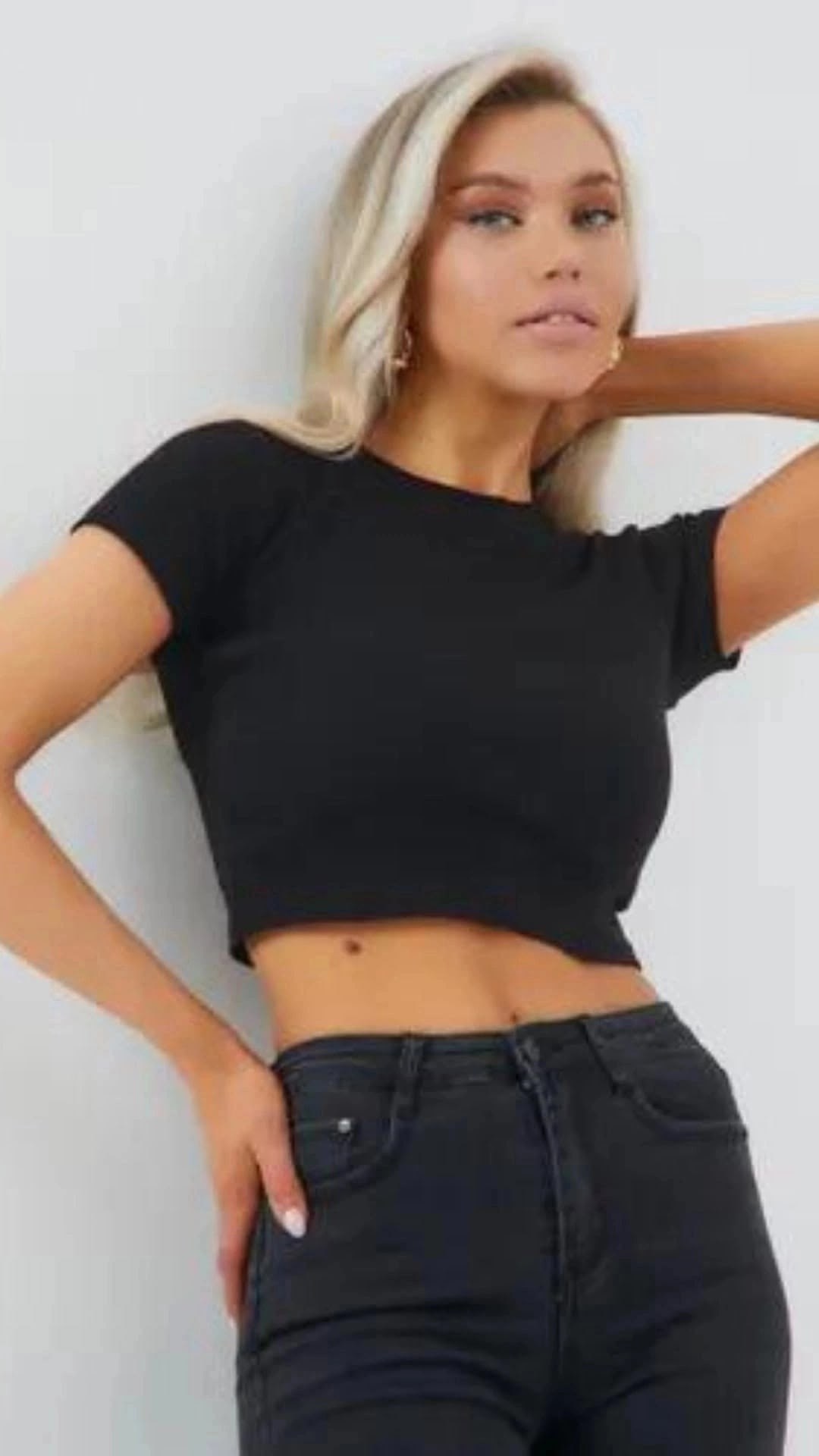 комплекты нижнего белья,девушка,женское нижнее белье комплект,топик нижнее белье,укороченная футболка кроп топ спортивный kiki more