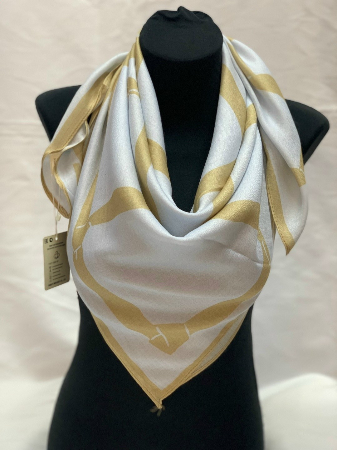 шарфы и платки,модные шарфы,шарф,шелковый шарф,платки женские