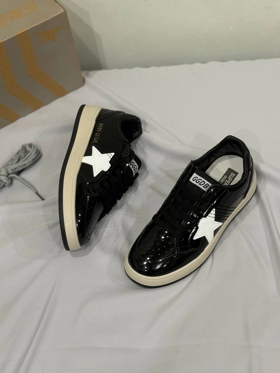golden goose кеды hi star на платформе черный,,кроссовки ball star черного и белого цвета golden goose,кеды golden goose,кроссовки golden goose