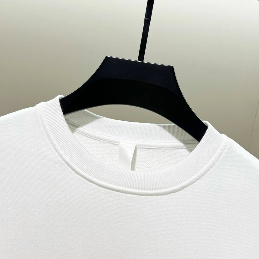 стильные наряды,брендовые кофты,модные стили,женский свитшот