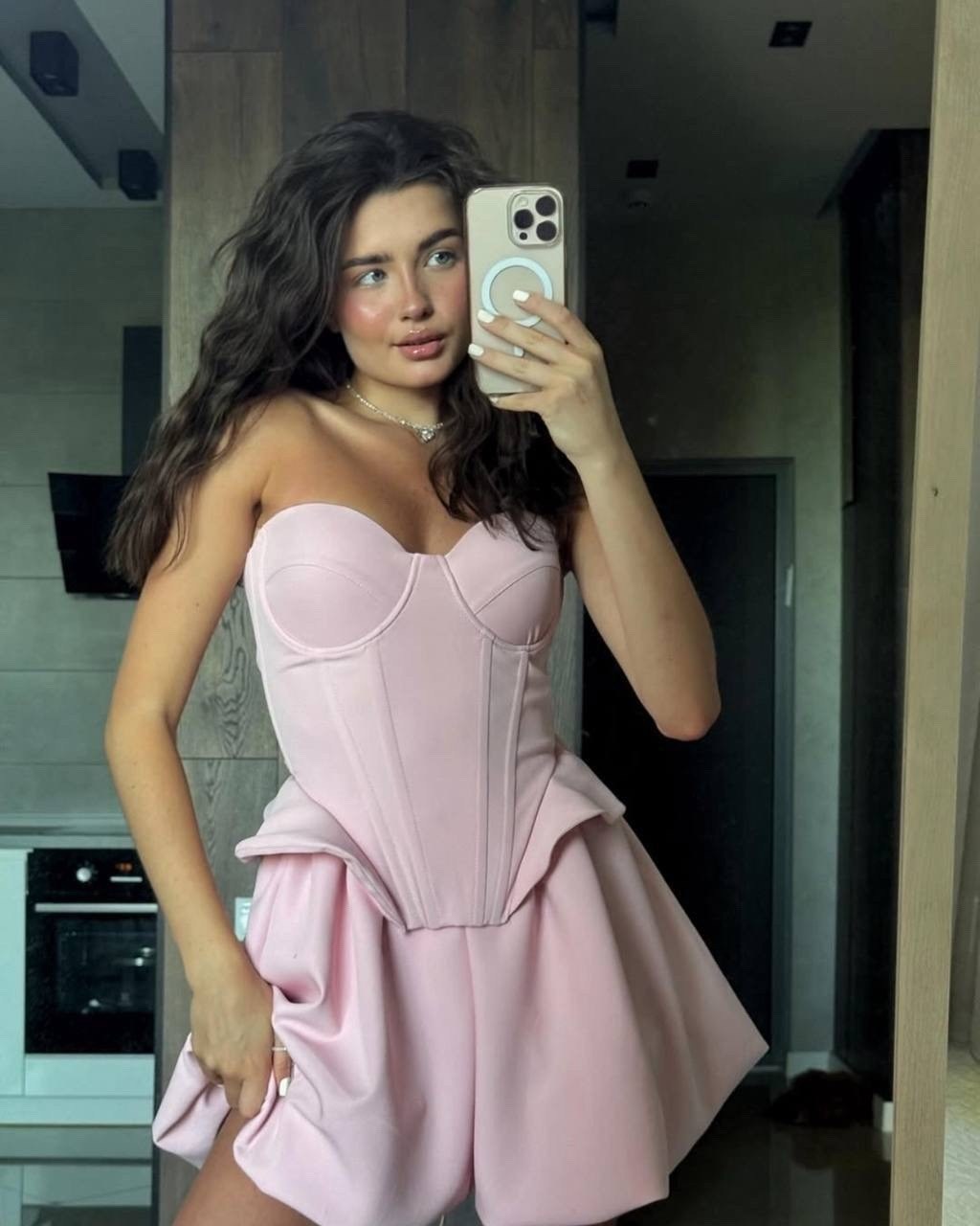 модные наряды,платье корсет,девушка,платья для выпускного,