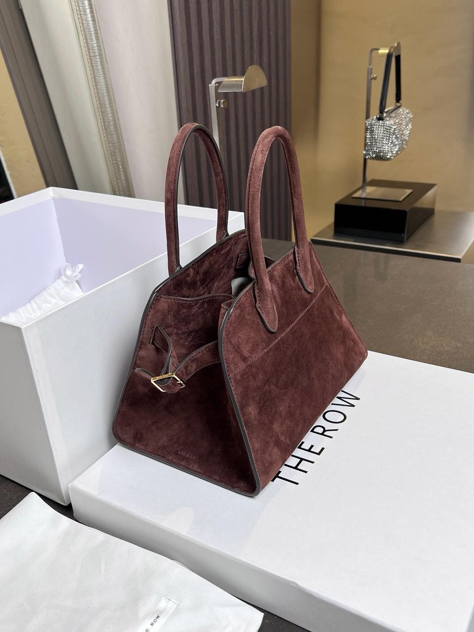 замшевая сумка the row margaux 15 бордовая,замшевая сумка,сумка женская the row натуральная замша,сумка женская замшевая,сумка