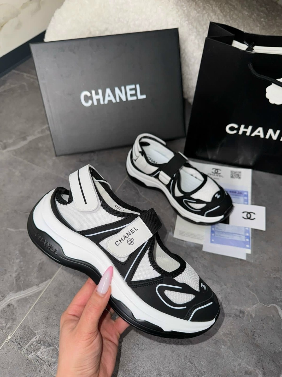 сандалии chanel,босоножки chanel,chanel кроссовки,спортивные босоножки,сандалии