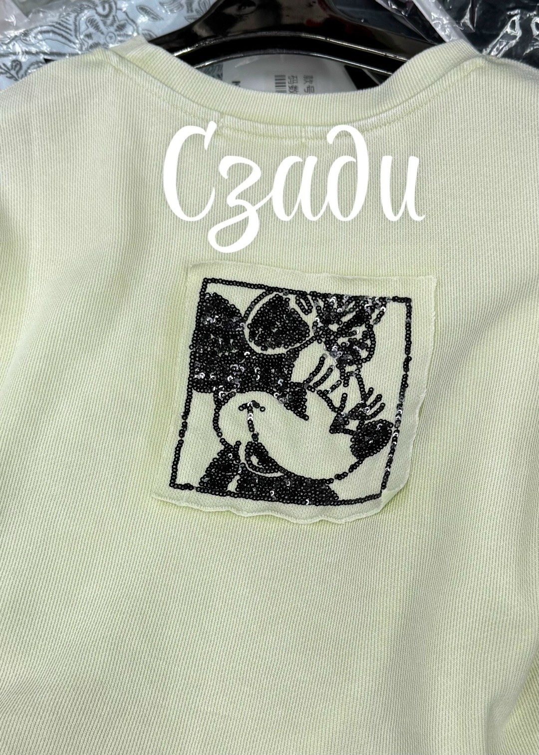 футболки женская оверсайз,спортивные штаны с футболкой оверсайз,футболки модные,футболка и штаны,футболки оверсайз