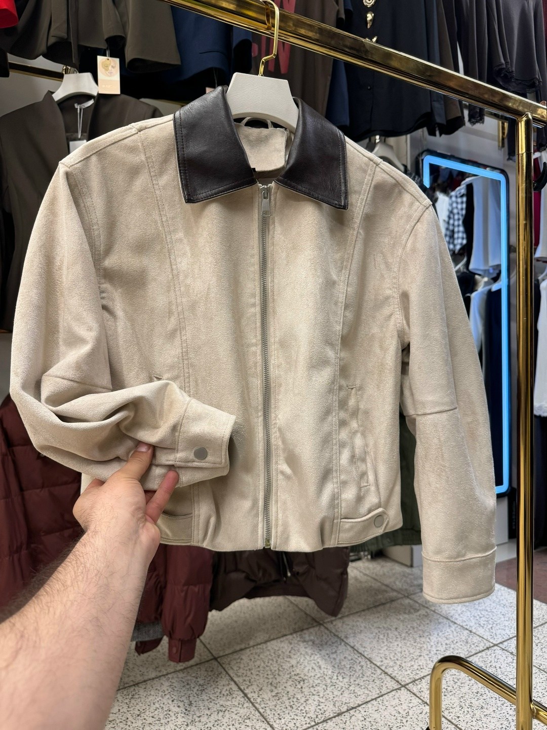 замшевая куртка,куртка,куртка кожаная,легкая куртка,женская куртка