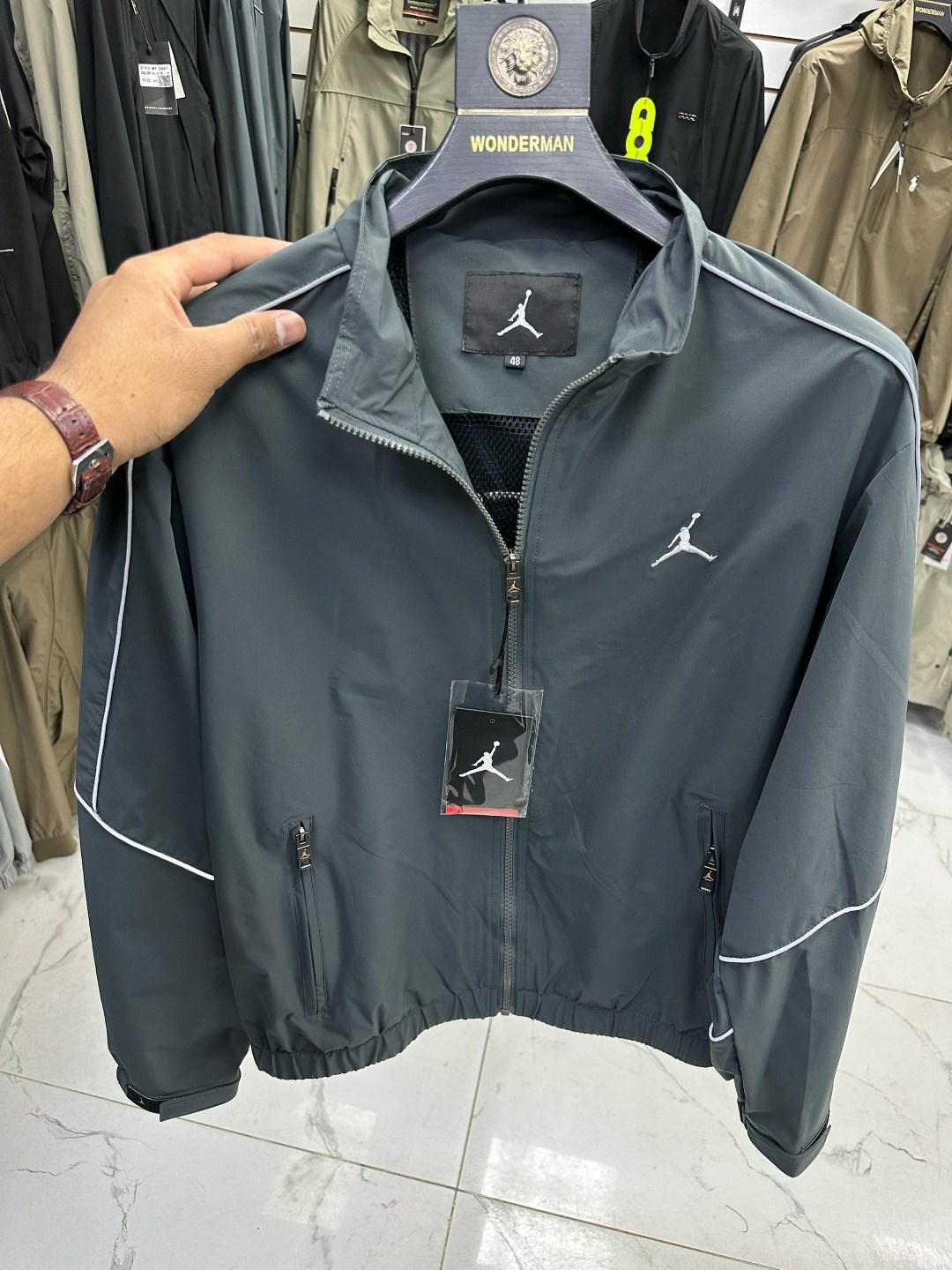 куртка спортивная,куртка,спортивные костюмы,ветровка