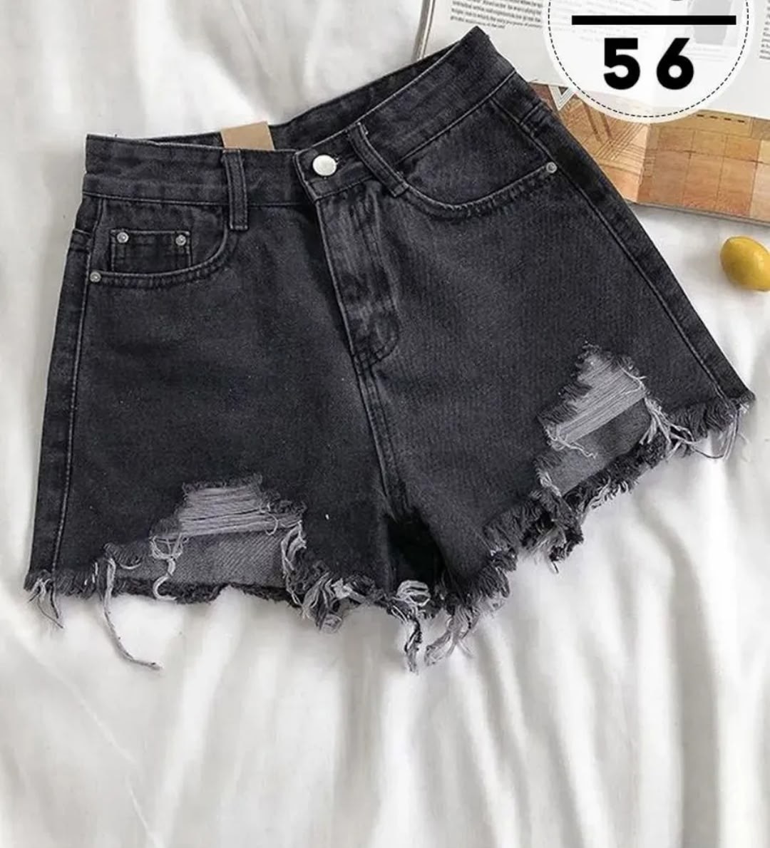 рваные джинсовые шорты,женские джинсовые шорты,женские джинсовые шорты с высокой талией,белые джинсовые шорты,белые джинсовые шорты с рваным краем