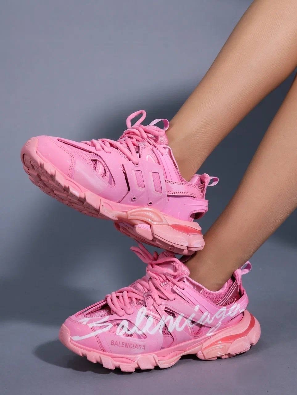 кроссовки женские balenciaga,кроссовки баленсиага трек женские,кроссовки баленсиага трек розовые,кроссовки balenciaga,женские кроссовки balenciaga track a123305 розовые