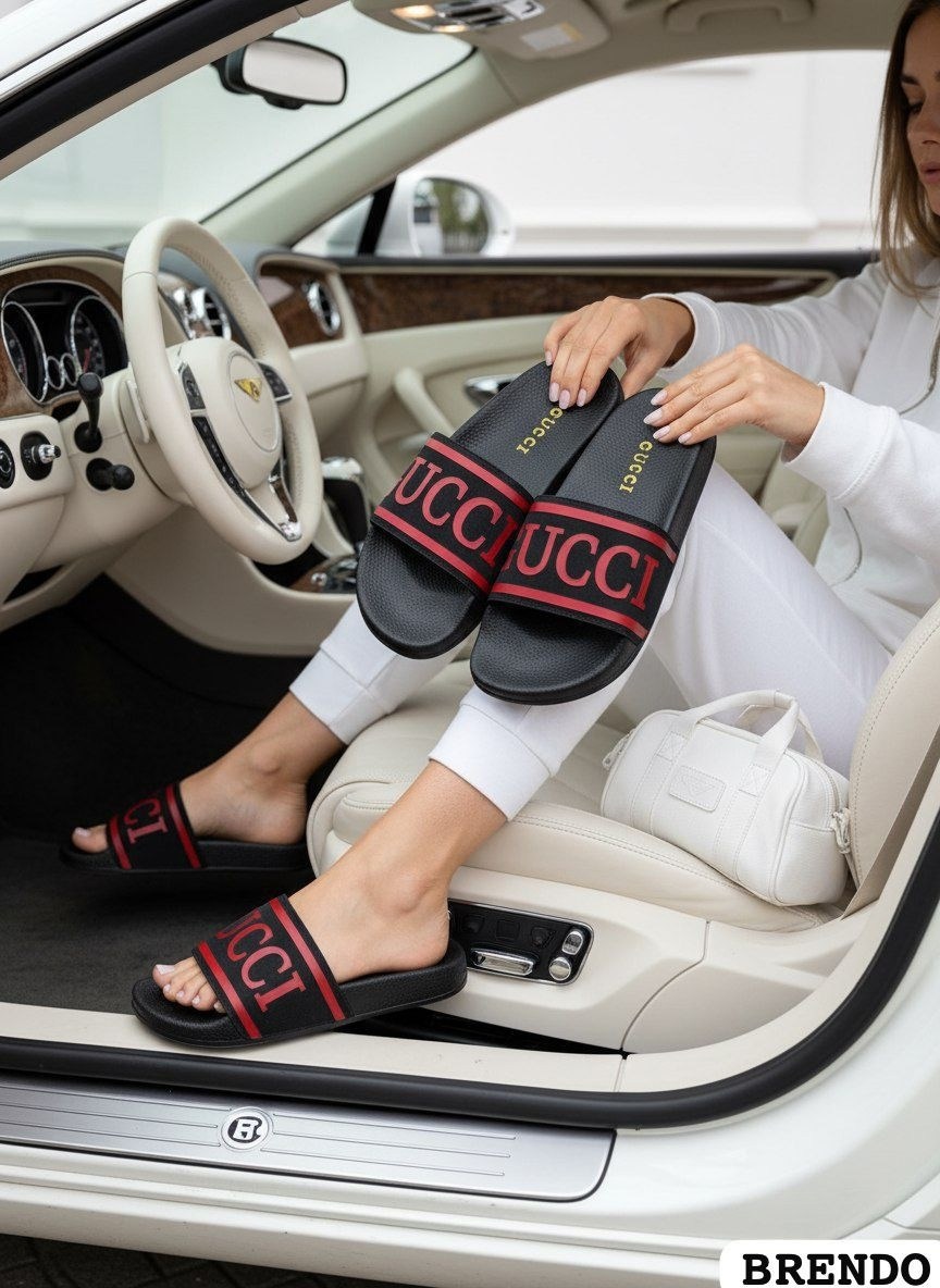 ,сандалии gucci,шлепки гуччи,тапочки гуччи,сандалии модные