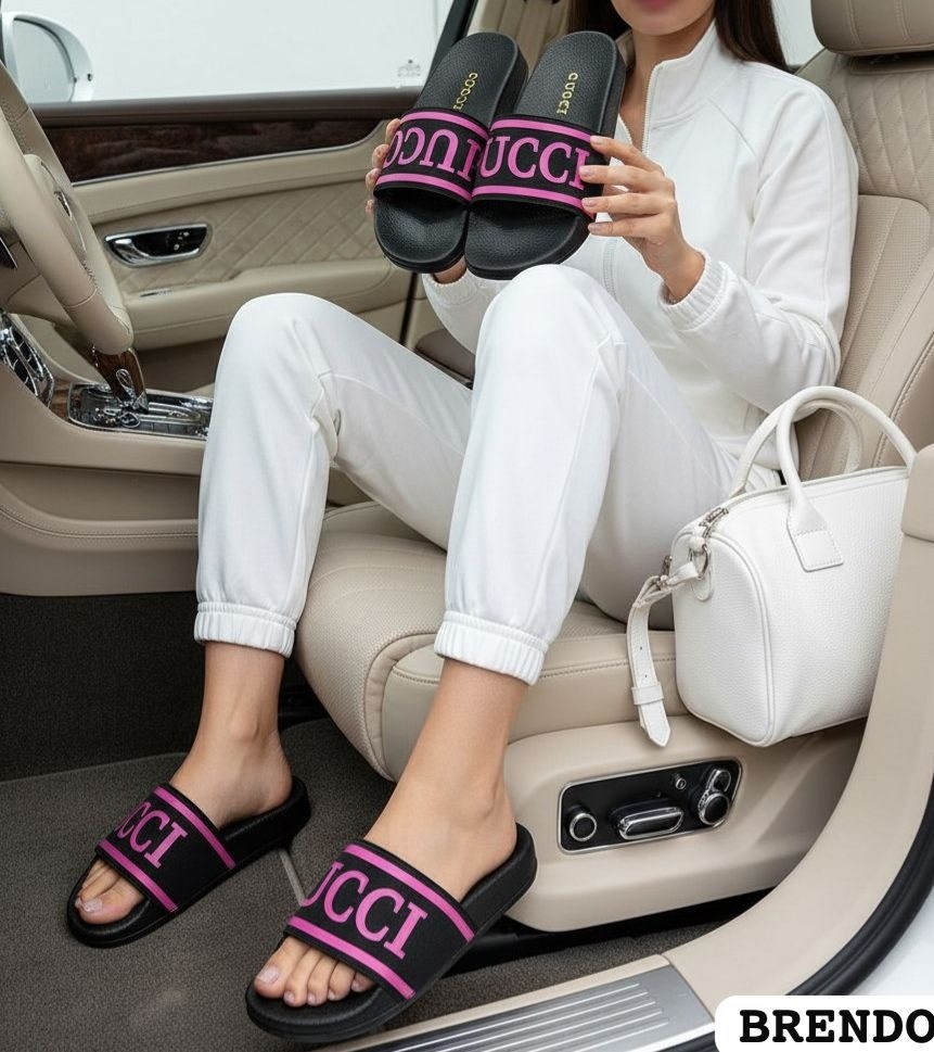 ,сандалии gucci,шлепки гуччи,тапочки гуччи,сандалии модные