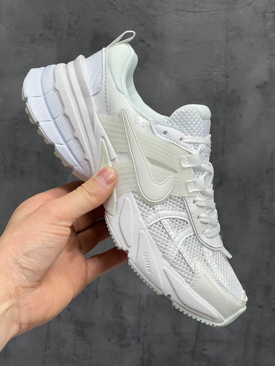 кроссовки nike,женские кроссовки nike,кроссовки,кроссовки nike v 2 k run,nike v2k run кроссовки серебристый белый