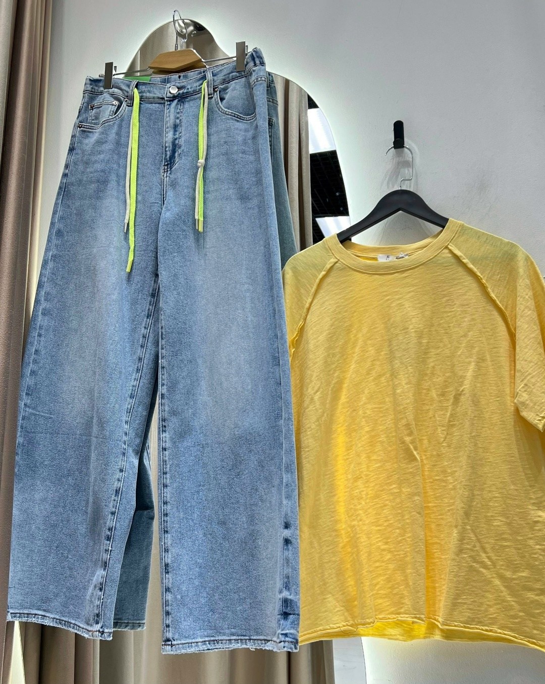 джинсы широкие,женские джинсы,брюки джинсы,стильные джинсы,брюки джинс