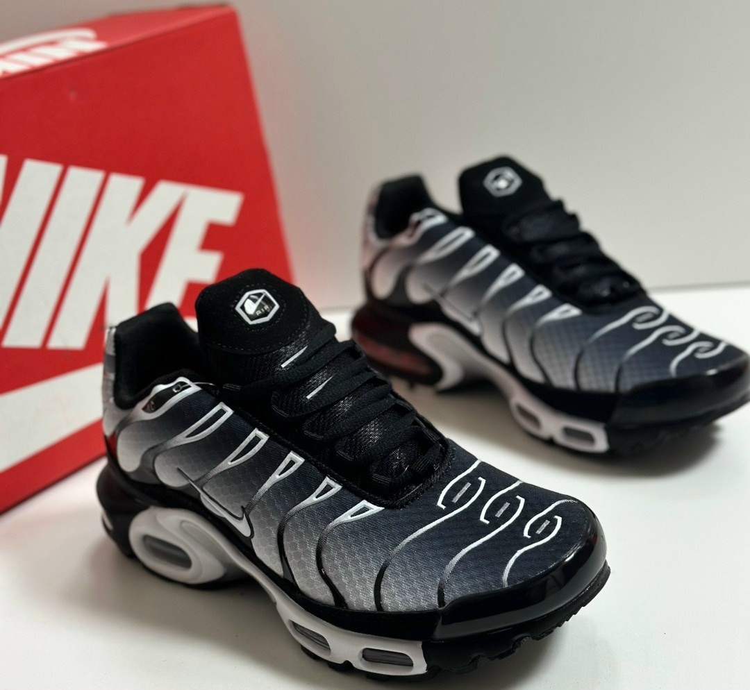 кроссовки nike air max tn plus,кроссовки мужские nike air max tn plus,nike air max tn plus,кроссовки найк air max plus tn,