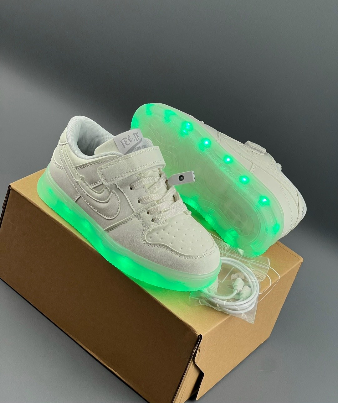 кроссовки со светящейся подошвой,кроссовки светящиеся,светящиеся кроссовки для мальчика,кроссовки детские светящиеся,кроссовки детские с подсветкой