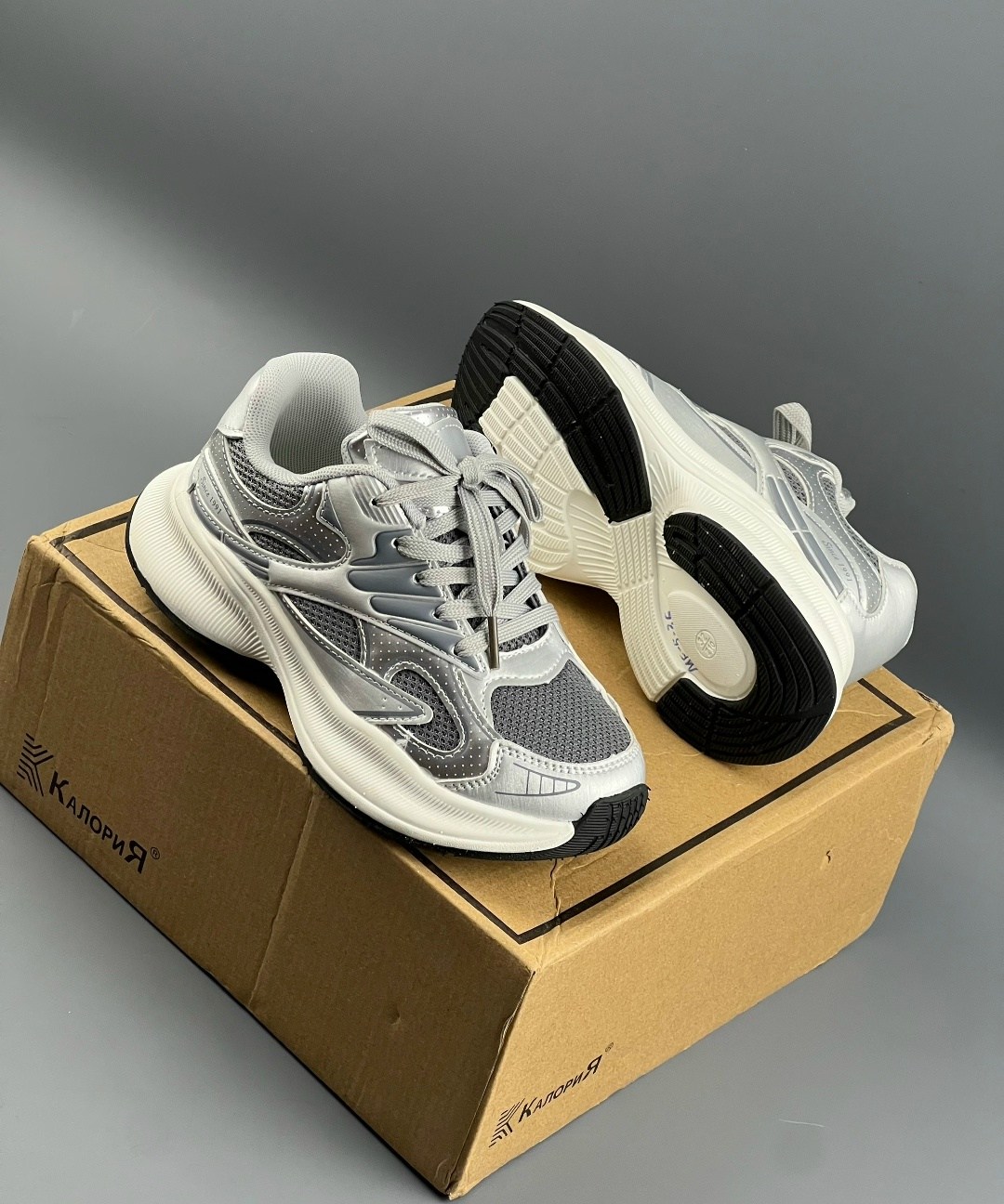 кроссовки повседневные,кроссовки,кроссовки женские,кроссовки xtep lifestyle shoes men low-top silver/smoke grey,серебряные кроссовки