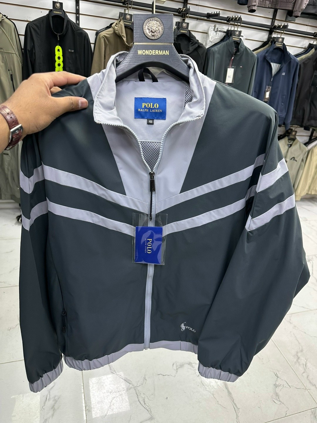 куртка спортивная,куртка,спортивные костюмы,ветровка