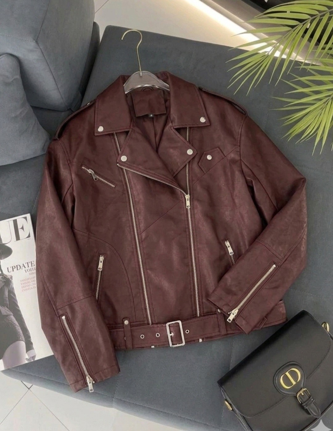 куртка-косуха из искусственной кожи befree,куртка косуха женская из натуральной кожи бордовая maslov,куртка косуха из эко кожи бордового цвета,бордовая косуха,куртка косуха кожаная весенняя оверсайз n