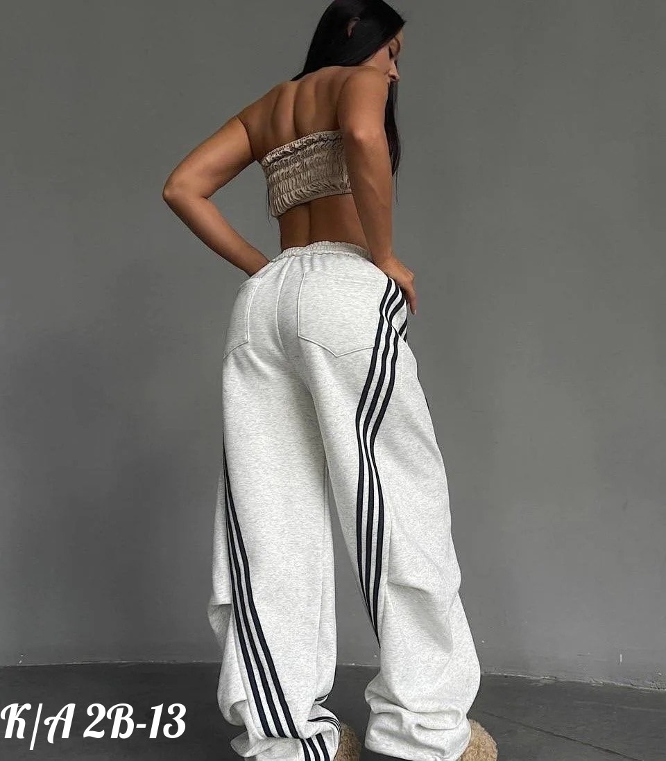 широкие штаны,спортивные штаны,спортивный стиль в одежде,женские спортивные штаны,женский спортивный костюм