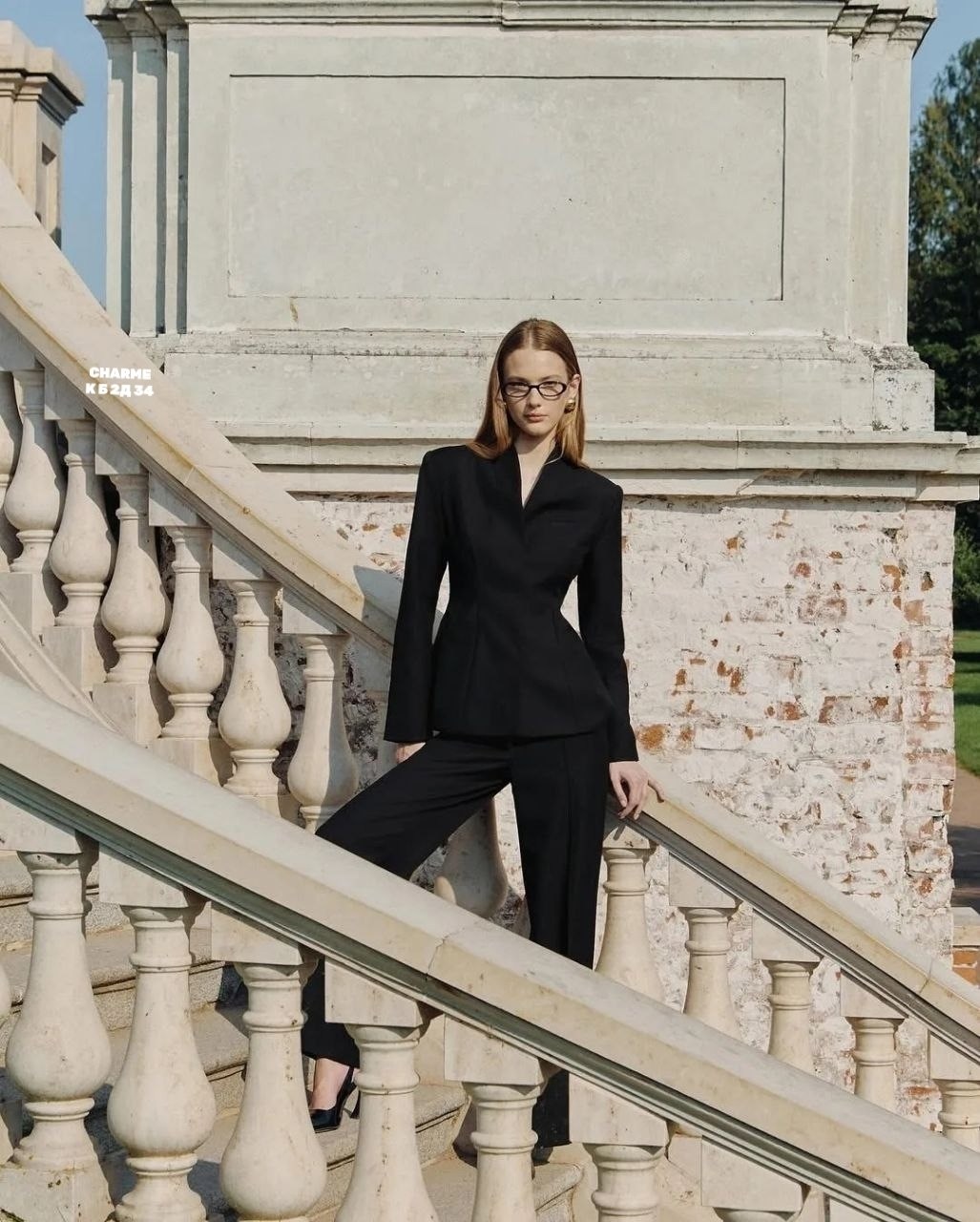 приталенный жакет,брючный костюм,стильные наряды,костюм классический