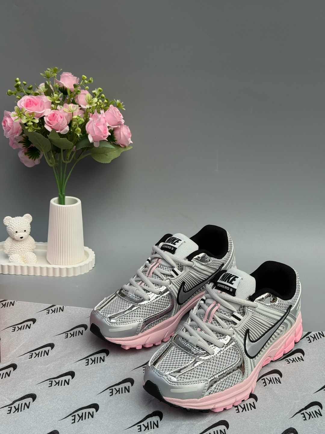 кроссовки nike zoom vomero 5,кроссовки nike air zoom vomero 5,nike zoom vomero 5,женские кроссовки nike air zoom vomero 5,кроссовки nike