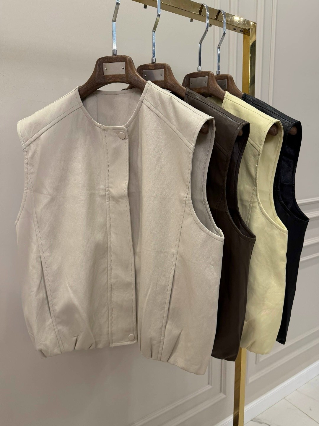 женские жилеты,жилетка женская,жилет,кожаный жилет,теплый жилет