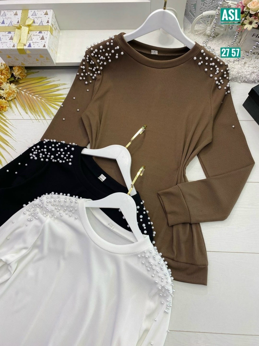 женская кофта,кофта модная,кофта с бусинами,кофта с жемчужинами,кофта белая